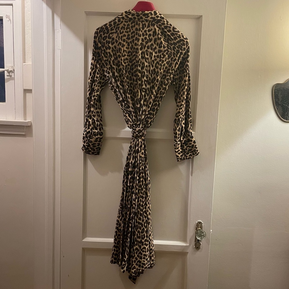 H&M medium leopard 🐆 midi button down collar dress - Picture 11 of 12